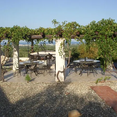 Bed & Breakfast Antico Carrubo 3*