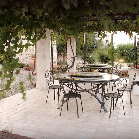 Bed & Breakfast Antico Carrubo 3*