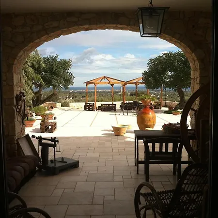 Antico Carrubo 3*