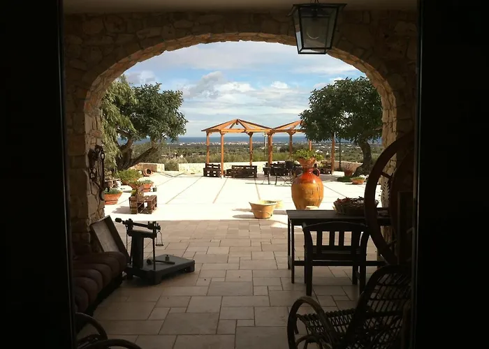 Antico Carrubo 3*